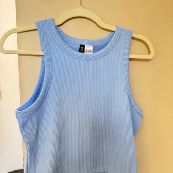 Crop tops - Picture 4 of 4